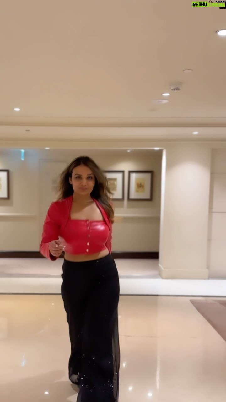 Aadita Jain - 3 Likes - That walk though 😛♥️
.
.
.
#foryou #foryoupage #explorar #explore #explorepage #fyp #trend #trendingreels