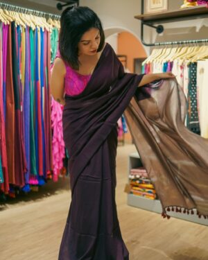 Aarya Maya Instagram - Six yards of sass 😉🌟
Saree : @suta_bombay 

#saree #sareelove #sareelovers #sareeindia