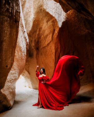 Aarya Maya Instagram - Lost in the shadows of a forgotten realm...🪄💃

Experiencing a photoshoot in the stunning caves of Cappadocia, Turkey, is like stepping into another world. The unique rock formations and soft, ambient light create a mystical atmosphere, perfect for capturing ethereal photographs…💃😍

#capadocia #photoshoot #reddress #explore #turkeyphotographers #photoshoot