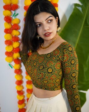 Aarya Maya Instagram - ഉത്രാടം🌼

എല്ലാവർക്കും എന്റെ ഓണാശംസകൾ… 🙏🏼wish you all a very happy onam 🌼🌼🌼

#onam2024 #onamootd #onamoutfit #pattupavadai #ajarakh
