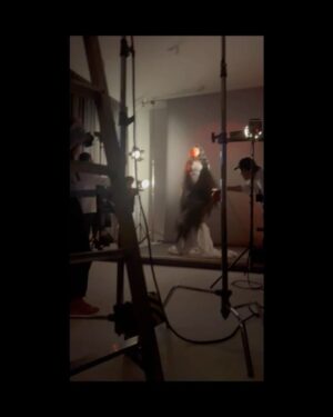 Abao Instagram - 聖誕回顧曾妮《全村的希望》製作小紀錄🗒️

我認識曾妮編年表XD

2015 環島部落收音台東賓茂村場
2019 Pasiwali創作營逼寫第一首歌
2021 N1 發單曲逼寫第二首歌
2024 發行個人首張全創作專輯

發專輯上架 一下子的事
等新人準備 好幾年的事

台東縣賓茂村唯一的千禧年新生兒
曾妮Dremedreman《全村的希望》
 
排灣族2000年出生現在24歲的她
從15歲開始認識的時候她就在唱古調
出生除了去花蓮讀書沒有離開過家
長輩的朋友跟同輩一樣多
母語支持資源豐富的孩子

從國小到大學生活都跟古謠隊緊密連結
做她首專最不花腦的就是古謠改編專輯
從小唱到大的古謠可能可以出三張以上

但從她交來的歌聽見她想嘗試的企圖心
有母語混日語旋律也偏流行還有諧音梗
畢竟是24歲的少女不想只是唱老人家的歌
也想試看看創造自己的流行曲風
fashion 的那種～矮莎（XD）

這次做曾妮最大的發現
是母語歌手從以往唱家鄉思念
大自然等常見的題材
真正開始寫關於自己
生活的難愛情的悸動
動漫感的母語詞使用
現在發生的事
用古老的語言

謝謝黃俊明老師的母語教導
學習到很多靈活的母語用法
而且ㄧ樣是家鄉台東金峰鄉的發音

謝謝默契效率的企製宣團隊
謝雍共製邁入第六張
做到第十張就退休…嗎？XD

《全村的希望》全平台上線
完整歌詞中族對照可以上街聲平台

聖誕快樂～！
-——————
（小碎念）
這次的母帶後製我超喜歡
上串流成品衰減呈度很小
細節清楚tone很溫暖
美國回來的檔案聽很多次
查了之後才知道是很嚴重的人
好好聽喔大家一起聽看看吧
-———————

@mani.kisausau  @jakuziyong  @linzlinnnn @inuteromusic_official @stingie @reretan_pavavaljung @baizhou.tw @natsuko_lariyod  @linguoting  @damienchen92 @chihchianglin @wind.feng  @laaaaafinnnnn 
#那屋瓦出品 #新人專輯第五張