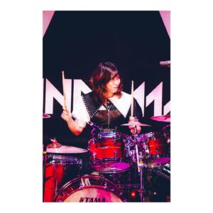 Akane Hirose Instagram - BAND-MAID番外編お給仕

2024.10.5@福岡BEAT STATION
(produced by MISA&AKANE)
Photo by YUKI KATSUMURA

2024.10.20@札幌PENNY LANE24
(produced by KANAMI&MIKU)
Photo by Hana @m25flower 

初のリズム隊＆ギタリストチームプロデュースお給仕！

リズム隊プロデュースの福岡は、ベースとドラムが目立つ曲と私達が好きな曲を中心に。
MISAと2人でセトリやベードラセッション考えるのが新鮮で最高に楽しかったです！

ギタリストチームプロデュースの札幌も、2人らしいセトリで楽しかった！BPM速い〜笑

またやりたいね☺︎