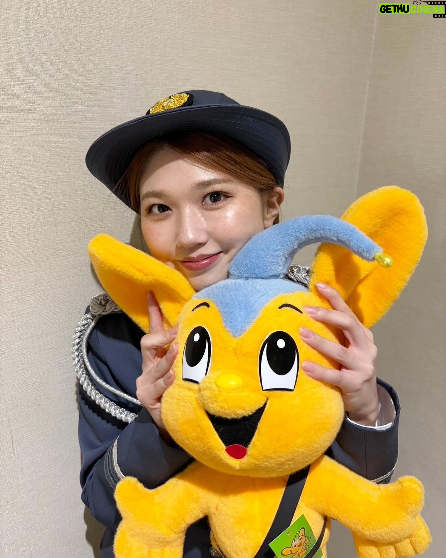 Akari Takeuchi - 6.5K Likes - 蒲田警察署一日署長やらせて頂きました!👮
沢山の方が来てくださり嬉しかったです☺️
素敵な制服を着させて頂けて幸せです✨
貴重な経験をさせて頂きありがとうございました!!
最近凄く増えてると言う闇バイトには気をつけて下さい!!!!
こちらのピーポくんは我が家の警備をお願いしたいと思います✌️
#蒲田警察署
#一日署長