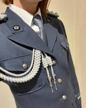 Akari Takeuchi Instagram - 蒲田警察署一日署長やらせて頂きました！👮
沢山の方が来てくださり嬉しかったです☺️
素敵な制服を着させて頂けて幸せです✨
貴重な経験をさせて頂きありがとうございました！！
最近凄く増えてると言う闇バイトには気をつけて下さい！！！！

こちらのピーポくんは我が家の警備をお願いしたいと思います✌️

#蒲田警察署
#一日署長