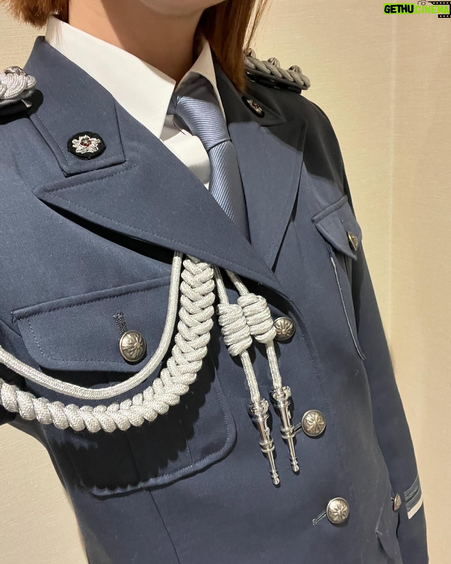 Akari Takeuchi - 6.5K Likes - 蒲田警察署一日署長やらせて頂きました!👮
沢山の方が来てくださり嬉しかったです☺️
素敵な制服を着させて頂けて幸せです✨
貴重な経験をさせて頂きありがとうございました!!
最近凄く増えてると言う闇バイトには気をつけて下さい!!!!
こちらのピーポくんは我が家の警備をお願いしたいと思います✌️
#蒲田警察署
#一日署長