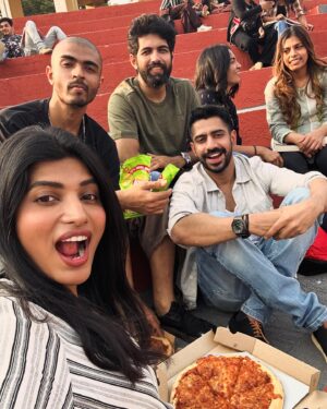 Akshaya Shetty Instagram - Photo dump from #dange (Hindi)/ #por (Tamil), directed by @bejoynambiar , is out today! @tseriesfilms it was a memorable experience shooting for this film. Met some wonderful people in the process @nair.soumia , @sharan.actor  @saivainika @surjyasikhadas @arvindjanakiraman @keshav.lokwani @jeeva_subramaniam.offl , @purpleplum17, @actorvinodsagar - you all made it feel like home. Thank you, Team Dange. 🙂🙏🌹 #dange #por #bejoynambiar #bollywoodfilm #bilingualfilm #shootlife #akshayashetty