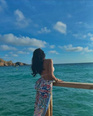 Akshaya Shetty Instagram - With the sun so bright
Walking side by side
Let me tell you that nothing ever felt so right
And with the sky so blue
A feeling in my heart strings grew
It was then I knew that I would fall in love with you #ibiza
