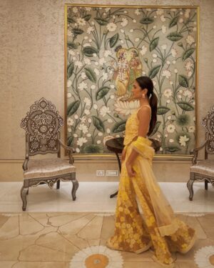 Alaviaa Jaaferi Instagram - @mishruofficial @jagdishjewellerschandigarh 🌼💛