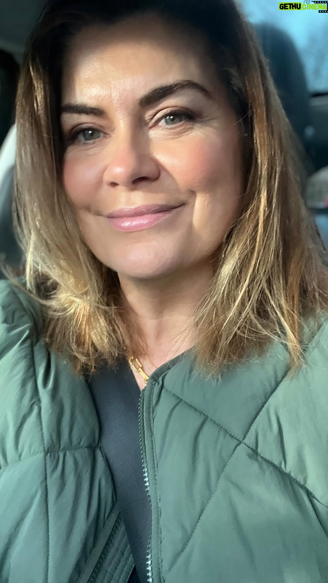 Amanda Lamb - 2.2K Likes - Merry Christmas every single one of you gorgeous people from a very thankful woman…. I’m downing screens and signing off until the new year. Time for a complete rest and reset…I wish you all a joyful and peaceful Christmas and a year that will be our best yet ❤️❤️❤️