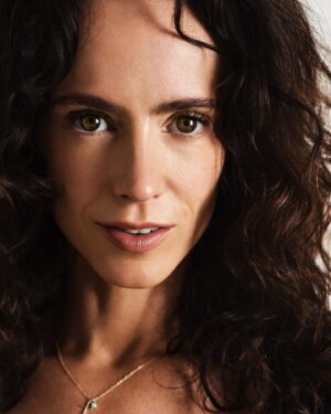 Amy Manson Instagram - Cheeky lil shoot with the super talented 
@christopherjeney 📸 
I feel honoured to be at the fore of your adventure bud ✨💫
@clementineohara 🌟