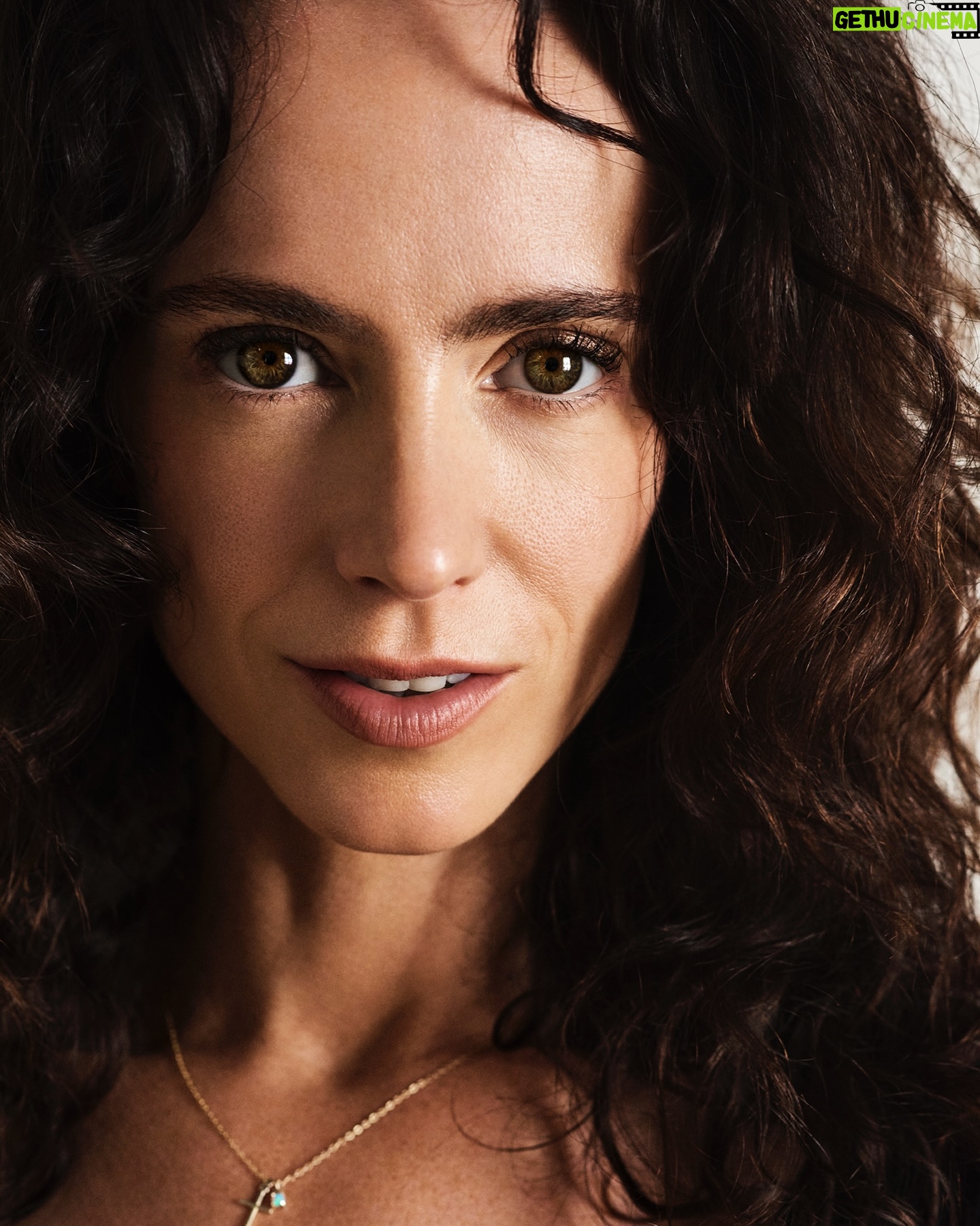 Amy Manson - 1.7K Likes - Cheeky lil shoot with the super talented
@christopherjeney 📸
I feel honoured to be at the fore of your adventure bud ✨💫
@clementineohara 🌟