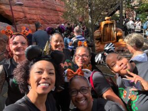 Angel Parker Instagram - Thank you October. Thank you family. Thank you life! #44 trips around the ☀️