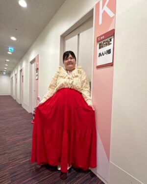 Anri Instagram - いろいろ📺👗
ありがとうございます！

◎テレビ朝日｢激レアさんを連れてきた。」
blouse @rosejapon 

◎TBS「坂上＆指原のつぶれない店」
はるちゃん @kiriyaharuka 
blouse @little_trip_to_heaven_koenji 
one-piece @lanan_select 

田辺さん
shirt @aileen_by_groggrog_vintage 
つけ襟 @un__5428 

わたし
blouse @topofthehill_koenji 
skirt @little_trip_to_heaven_koenji 

🧑‍🧑‍🧒accessory @kiki2_clothing 

◎日本テレビ「上田と女が吠える夜」
はるちゃん
tops @little_trip_to_heaven 
inner tops @big_time_shimokitazawa 

田辺さん
shirt @big_time_shimokitazawa 
skirt @flamingo_2nd 

わたし
blouse @big_time_shimokitazawa 
skirt @flamingo_2nd 

◎TBS「坂上＆指原のつぶれない店」
はるちゃん
one-piece @aileen_by_groggrog_vintage 
つけ襟 @big_time_koenji 
accessory @eclat__douceur  @karhtu_press 

田辺さん
shirt @flamingo_2nd 
accessory @nagai.kanami @karhtu_press 

わたし
shirt @little_trip_to_heaven_koenji 
skirt @little_trip_to_heaven_koenji 
accessory @mr.r0510 @karhtu_press 

◎TBS「オールスター感謝祭2024秋」
はるちゃん
setup,inner @little_trip_to_heaven_koenji

田辺さん
setup @asknowas_olaca 

わたし
shirt,skirt @little_trip_to_heaven_koenji 

◎ジロジロ有吉Ⅱ有吉ジャポン
one-piece @asknowas_olaca 

◎TBS「熱狂マニアさん！」
はるちゃん
blouse,skirt @little_trip_to_heaven 

田辺さん
shirt @topofthehill_shimokitazawa 

わたし
shirt @topofthehill_shimokitazawa 

#ぼる塾
#ぼる塾衣装