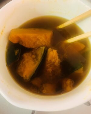 Anri Instagram - 野菜切るの楽しい。

#料理 
#ほうれん草の胡麻和え 
#ポテトサラダ
#蓮根のきんぴら 
#かぼちゃの煮物 
#ぼる塾あんり