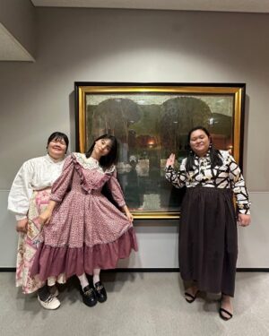 Anri Instagram - いろいろ📺👗
ありがとうございます！

◎テレビ朝日｢激レアさんを連れてきた。」
blouse @rosejapon 

◎TBS「坂上＆指原のつぶれない店」
はるちゃん @kiriyaharuka 
blouse @little_trip_to_heaven_koenji 
one-piece @lanan_select 

田辺さん
shirt @aileen_by_groggrog_vintage 
つけ襟 @un__5428 

わたし
blouse @topofthehill_koenji 
skirt @little_trip_to_heaven_koenji 

🧑‍🧑‍🧒accessory @kiki2_clothing 

◎日本テレビ「上田と女が吠える夜」
はるちゃん
tops @little_trip_to_heaven 
inner tops @big_time_shimokitazawa 

田辺さん
shirt @big_time_shimokitazawa 
skirt @flamingo_2nd 

わたし
blouse @big_time_shimokitazawa 
skirt @flamingo_2nd 

◎TBS「坂上＆指原のつぶれない店」
はるちゃん
one-piece @aileen_by_groggrog_vintage 
つけ襟 @big_time_koenji 
accessory @eclat__douceur  @karhtu_press 

田辺さん
shirt @flamingo_2nd 
accessory @nagai.kanami @karhtu_press 

わたし
shirt @little_trip_to_heaven_koenji 
skirt @little_trip_to_heaven_koenji 
accessory @mr.r0510 @karhtu_press 

◎TBS「オールスター感謝祭2024秋」
はるちゃん
setup,inner @little_trip_to_heaven_koenji

田辺さん
setup @asknowas_olaca 

わたし
shirt,skirt @little_trip_to_heaven_koenji 

◎ジロジロ有吉Ⅱ有吉ジャポン
one-piece @asknowas_olaca 

◎TBS「熱狂マニアさん！」
はるちゃん
blouse,skirt @little_trip_to_heaven 

田辺さん
shirt @topofthehill_shimokitazawa 

わたし
shirt @topofthehill_shimokitazawa 

#ぼる塾
#ぼる塾衣装