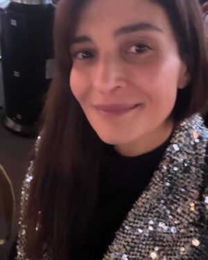 Antigone Kouloukakos Instagram - #mood Mammabear 🐻 Best Christmas with U my little big sOnshine 😍🥹🥲♥️🧿🙏🏼 #vitamia

PS. literally in two outfits from dawn till dusk. 
From shining brightly to a roaring succession. @accessfashion #gifted 

Thank you goodness for all the blessings joy and laughs 
Μανουλες όλου του κόσμου να είστε παντα καλά να χαίρεστε τα αγγελούδια σας κ να γελάτε δυνατά. 🫶🏻