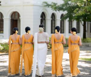 Anu Kanu Instagram - අවශ්‍ය තැනදී දැනෙන, නොවෙනස්වන ආදරය
සහෝදර බැදීම..
ජීවිතේ වැඩියෙන්ම තරහා වුනු... ♥️🙈
වැඩ්යෙන්ම යාලුවුන, ආදරණීයතම බැදීම 
සහෝදර බැදීම...
ගෙදරදී මරාගත්ත, පිටදී බලාගත්ත 
ලොව ශක්තිමත්ම බැදීම 
සහෝදර බැදීම......
හිටිගමන් එපා වෙන, කතා නොකලොත් හිතරිදෙන
ජීවත්ව සිටිනතුරු පවතින එකම බැදීම
සහෝදර බැදීම......
ආදරේයැයි නොකියා, ආදරය පමනක්ම දෙන 
සදාතනික බැදීම
සහෝදර බැදීම......

ඔබට සුභම සුබ විවාහ දිවියකට සුභ පැතුම් අක්කි & අයියා 🥰♥️💐ආදරෙයි ගොඩාක් 🥳

HMUA - @surangakash 
Wearing (Female)- @sharlikashamali 
Wearing(Male) - @kulagedara_ 
Photography- @prasanna_iroshan 
Heels - @footlooker__srilanka 

#anukanu #anushkikanuski #aktwinss #wedding #weddingday #sisters #sisterbond #love #family #everyonefollowersviewers #foryoupageシforyou #viralpage2024 #LikeFollowShare @followers