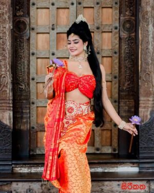 Anu Kanu Instagram - දවසක ඔයත් සැනසේවී නිවේවී 
එවන් දවසක් ආවෝත් ඔයාගේ 
ජිවිතයටත්.....!🤍🙏🏻