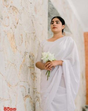 Anu Kanu Instagram - දවසක ඔයත් සැනසේවී නිවේවී 
එවන් දවසක් ආවෝත් ඔයාගේ 
ජිවිතයටත්.....!🤍🙏🏻