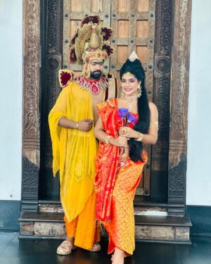 Anu Kanu Instagram - දවසක ඔයත් සැනසේවී නිවේවී 
එවන් දවසක් ආවෝත් ඔයාගේ 
ජිවිතයටත්.....!🤍🙏🏻