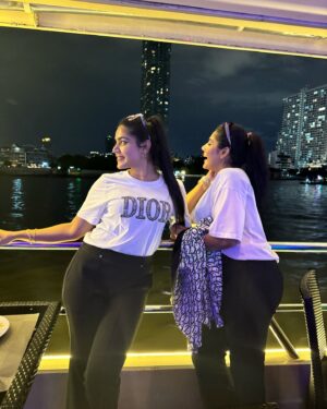 Anu Kanu Instagram - It’s a perfect combination of leisure and discovery 🚢🍷

#luxury #lavishdining #entertainment #sightseeing #atmosphere #bangkok🇹🇭