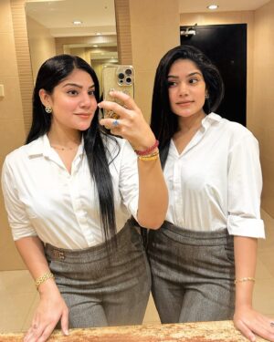 Anu Kanu Instagram - 🩶🌸✨
Empowered girls , empowering each other..