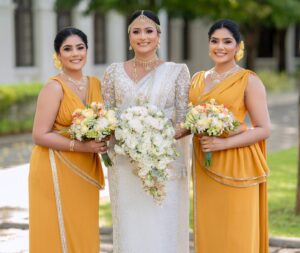 Anu Kanu Instagram - අවශ්‍ය තැනදී දැනෙන, නොවෙනස්වන ආදරය
සහෝදර බැදීම..
ජීවිතේ වැඩියෙන්ම තරහා වුනු... ♥️🙈
වැඩ්යෙන්ම යාලුවුන, ආදරණීයතම බැදීම 
සහෝදර බැදීම...
ගෙදරදී මරාගත්ත, පිටදී බලාගත්ත 
ලොව ශක්තිමත්ම බැදීම 
සහෝදර බැදීම......
හිටිගමන් එපා වෙන, කතා නොකලොත් හිතරිදෙන
ජීවත්ව සිටිනතුරු පවතින එකම බැදීම
සහෝදර බැදීම......
ආදරේයැයි නොකියා, ආදරය පමනක්ම දෙන 
සදාතනික බැදීම
සහෝදර බැදීම......

ඔබට සුභම සුබ විවාහ දිවියකට සුභ පැතුම් අක්කි & අයියා 🥰♥️💐ආදරෙයි ගොඩාක් 🥳

HMUA - @surangakash 
Wearing (Female)- @sharlikashamali 
Wearing(Male) - @kulagedara_ 
Photography- @prasanna_iroshan 
Heels - @footlooker__srilanka 

#anukanu #anushkikanuski #aktwinss #wedding #weddingday #sisters #sisterbond #love #family #everyonefollowersviewers #foryoupageシforyou #viralpage2024 #LikeFollowShare @followers