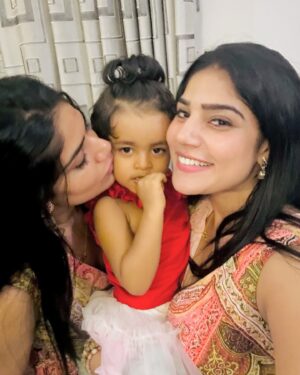 Anu Kanu Instagram - Cherishing the moments that turn into beautiful memories.♥️🎊🥳🥂