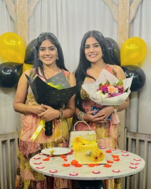 Anu Kanu Instagram - Cherishing the moments that turn into beautiful memories.♥️🎊🥳🥂