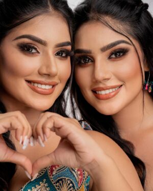 Anu Kanu Instagram - proud to have been born a twin. Two souls, one bond, forever intertwined♥️👯‍♀️🎊

📸 @prasanna_iroshan 
👗 @hnh_bridal_dresses 
💄 @sathsarisenanayake