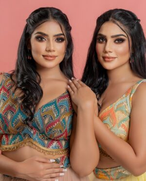 Anu Kanu Instagram - proud to have been born a twin. Two souls, one bond, forever intertwined♥️👯‍♀️🎊

📸 @prasanna_iroshan 
👗 @hnh_bridal_dresses 
💄 @sathsarisenanayake