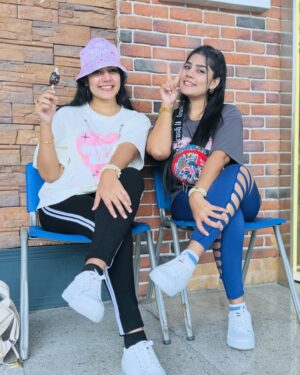 Anu Kanu Instagram - Forever grateful for your love ♥️👯‍♀️