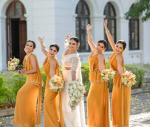 Anu Kanu Instagram - අවශ්‍ය තැනදී දැනෙන, නොවෙනස්වන ආදරය
සහෝදර බැදීම..
ජීවිතේ වැඩියෙන්ම තරහා වුනු... ♥️🙈
වැඩ්යෙන්ම යාලුවුන, ආදරණීයතම බැදීම 
සහෝදර බැදීම...
ගෙදරදී මරාගත්ත, පිටදී බලාගත්ත 
ලොව ශක්තිමත්ම බැදීම 
සහෝදර බැදීම......
හිටිගමන් එපා වෙන, කතා නොකලොත් හිතරිදෙන
ජීවත්ව සිටිනතුරු පවතින එකම බැදීම
සහෝදර බැදීම......
ආදරේයැයි නොකියා, ආදරය පමනක්ම දෙන 
සදාතනික බැදීම
සහෝදර බැදීම......

ඔබට සුභම සුබ විවාහ දිවියකට සුභ පැතුම් අක්කි & අයියා 🥰♥️💐ආදරෙයි ගොඩාක් 🥳

HMUA - @surangakash 
Wearing (Female)- @sharlikashamali 
Wearing(Male) - @kulagedara_ 
Photography- @prasanna_iroshan 
Heels - @footlooker__srilanka 

#anukanu #anushkikanuski #aktwinss #wedding #weddingday #sisters #sisterbond #love #family #everyonefollowersviewers #foryoupageシforyou #viralpage2024 #LikeFollowShare @followers