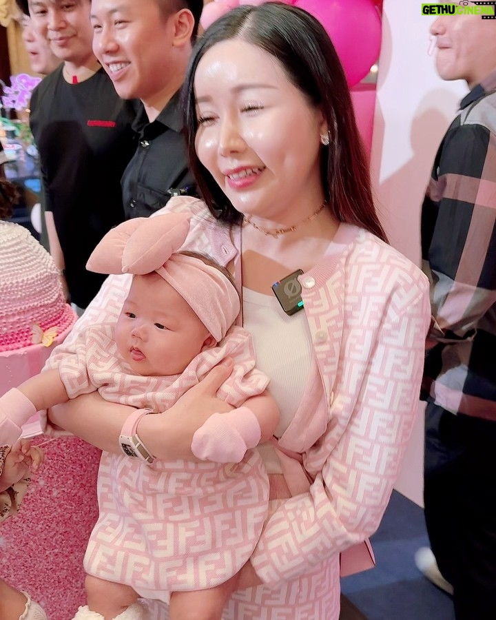 Apple Hong - 851 Likes - Happy 3 months birthday to cutie baby Caeli 💗💗💗 Once again, Congrats to the handsome papa @ryanlow94 & beautiful mama @evangeline.calista 🥳🎉