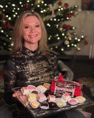 Ariana Richards Instagram - I hope you all had a very Merry Christmas!!! ❤️🎄