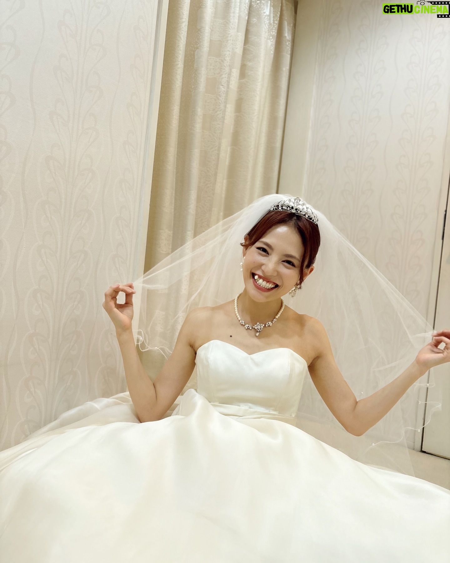 Asami Tano - 8.6K Likes - 🦢✨👑
天使が👼飛んでいそうな現場だったナァ
I was able to work! Beautiful dress♡
『お仕事で着て撮ったドレス姿』
2024年に年内に載せとかないとね....🪽
#田野アサミ#asamitano
肩出し&ティアラを乗っけているお写真は実は世には出ていない♡🤭OFFshot🤍