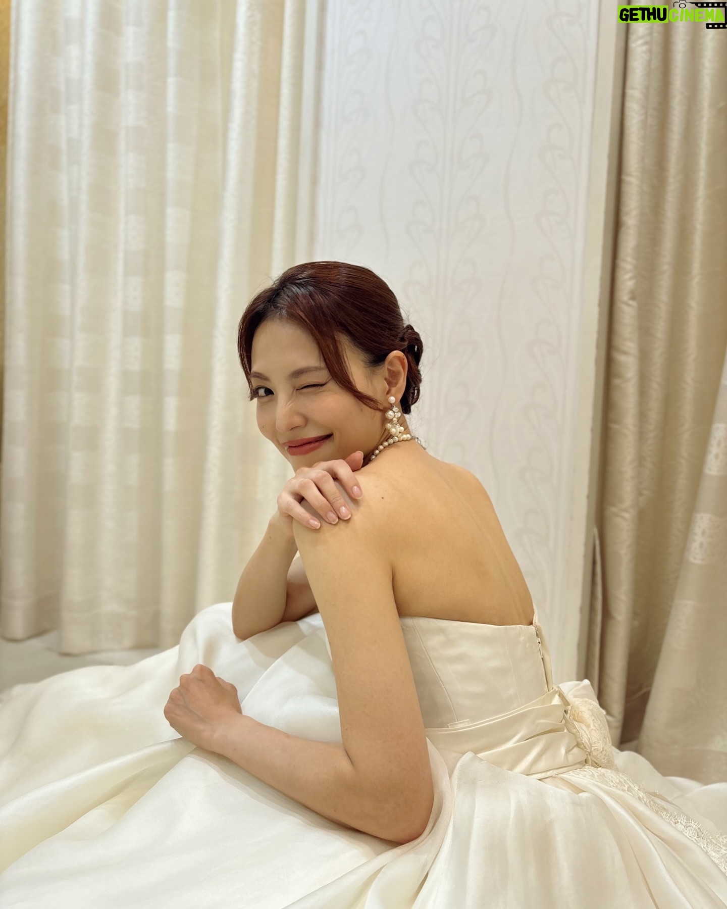 Asami Tano - 8.6K Likes - 🦢✨👑
天使が👼飛んでいそうな現場だったナァ
I was able to work! Beautiful dress♡
『お仕事で着て撮ったドレス姿』
2024年に年内に載せとかないとね....🪽
#田野アサミ#asamitano
肩出し&ティアラを乗っけているお写真は実は世には出ていない♡🤭OFFshot🤍