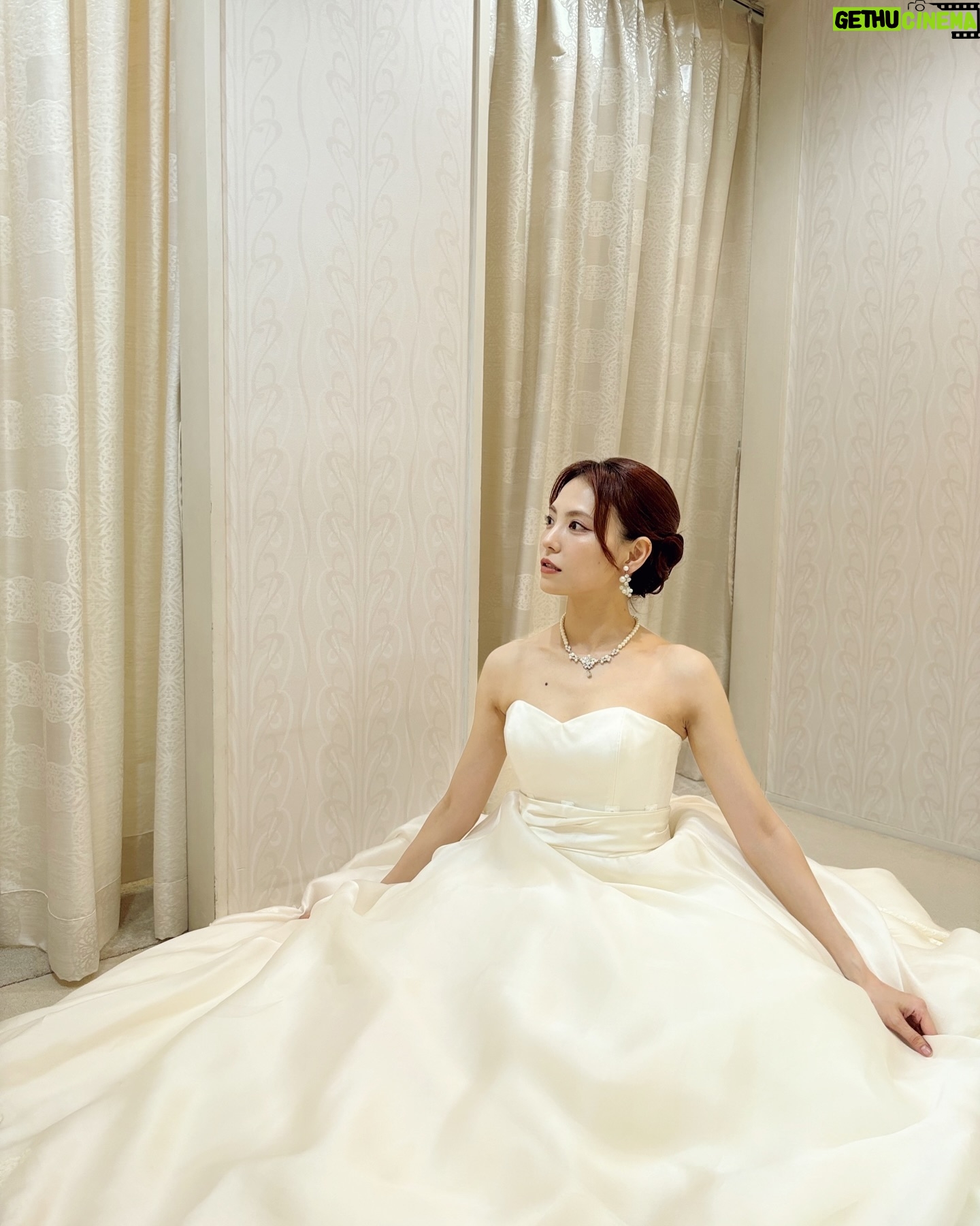 Asami Tano - 8.6K Likes - 🦢✨👑
天使が👼飛んでいそうな現場だったナァ
I was able to work! Beautiful dress♡
『お仕事で着て撮ったドレス姿』
2024年に年内に載せとかないとね....🪽
#田野アサミ#asamitano
肩出し&ティアラを乗っけているお写真は実は世には出ていない♡🤭OFFshot🤍