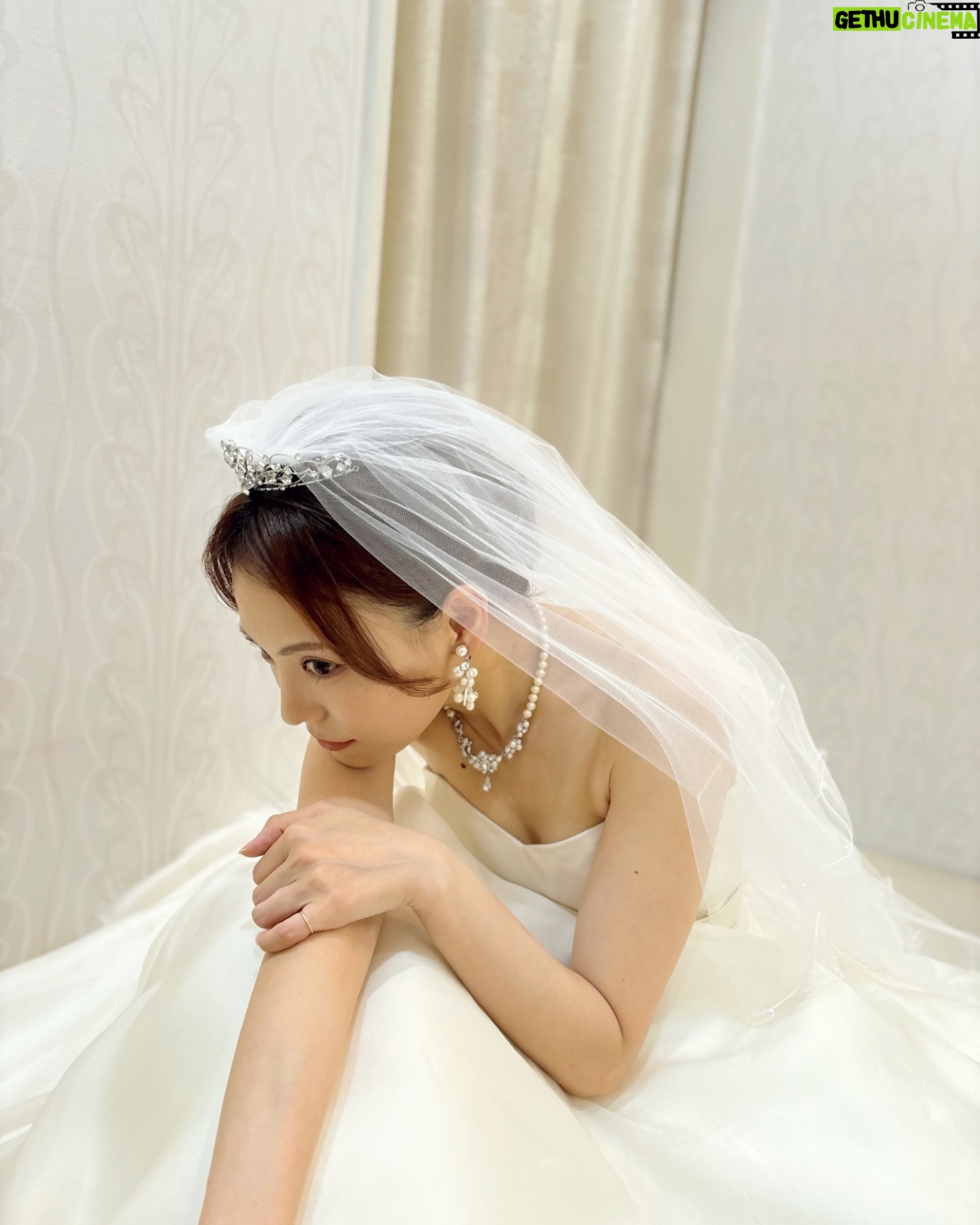 Asami Tano - 8.6K Likes - 🦢✨👑
天使が👼飛んでいそうな現場だったナァ
I was able to work! Beautiful dress♡
『お仕事で着て撮ったドレス姿』
2024年に年内に載せとかないとね....🪽
#田野アサミ#asamitano
肩出し&ティアラを乗っけているお写真は実は世には出ていない♡🤭OFFshot🤍