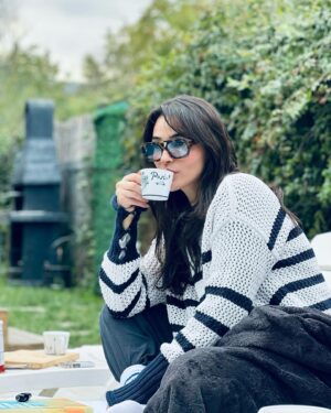 Asena Girişken Instagram - Çiçek gibi🌹