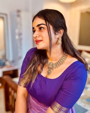 Athirarudhra Instagram - Outfit ❤️ @ar_handlooms_kuthampully 
Jwelary ❤️ @sona_bridal_rental_jewels_