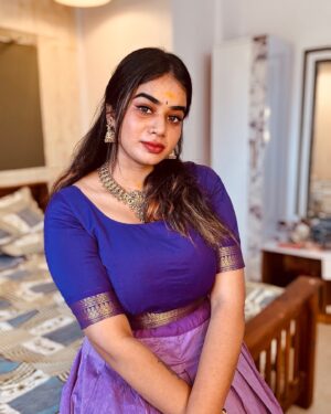 Athirarudhra Instagram - Outfit ❤️ @ar_handlooms_kuthampully 
Jwelary ❤️ @sona_bridal_rental_jewels_