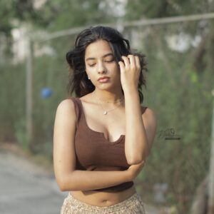 Aurora Sinclair aka Baloon akka Instagram - Oh, me? I’m just going with the glow! ✨ #aurorasinclair