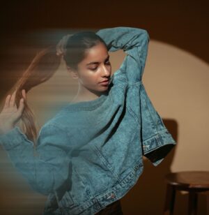 Aurora Sinclair aka Baloon akka Instagram - Effortlessly chic in denim #aurorasinclair
