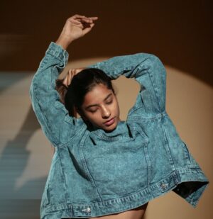 Aurora Sinclair aka Baloon akka Instagram - Effortlessly chic in denim #aurorasinclair