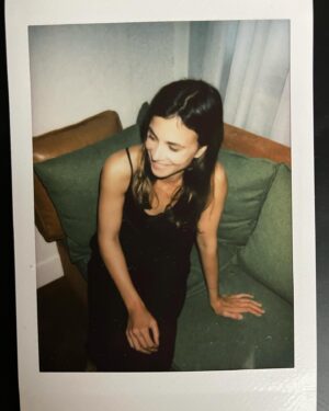 Aylin Tezel Instagram - Getting ready for Sydney premiere of 
FALLING INTO PLACE 

Thank you @palacefilms and @britishfilmfest for a lovely night and your amazing audience and thank you @hellopearltan for moderating a great Q&A

Styled by @malaikaland in @cosstores thanks to @loewscommunications