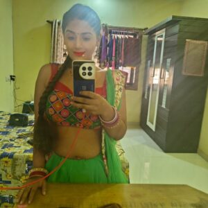 Ayushi Bhowmick Instagram - #shoot🎬🎥 
#navel
#mirrorselfie
#💓💓💓💓💓💓💓💓💓💓💓💓💓