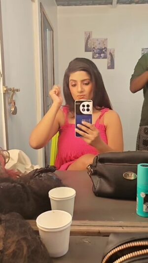Ayushi Bhowmick Instagram - #Am I Too Late For This Trend 
#shoot🎬🎥 
#Look Test💙💙💙💙
