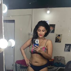 Ayushi Bhowmick Instagram - #bikni
#mirrorselfie 
#💖💖💖💖💙💙💙💙💙💖💖💖💖💖