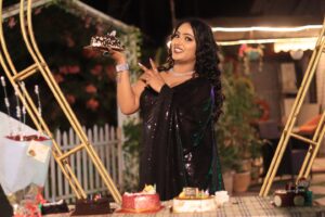 Actress Ayushi Bhowmick HD Photos and Wallpapers December 2024